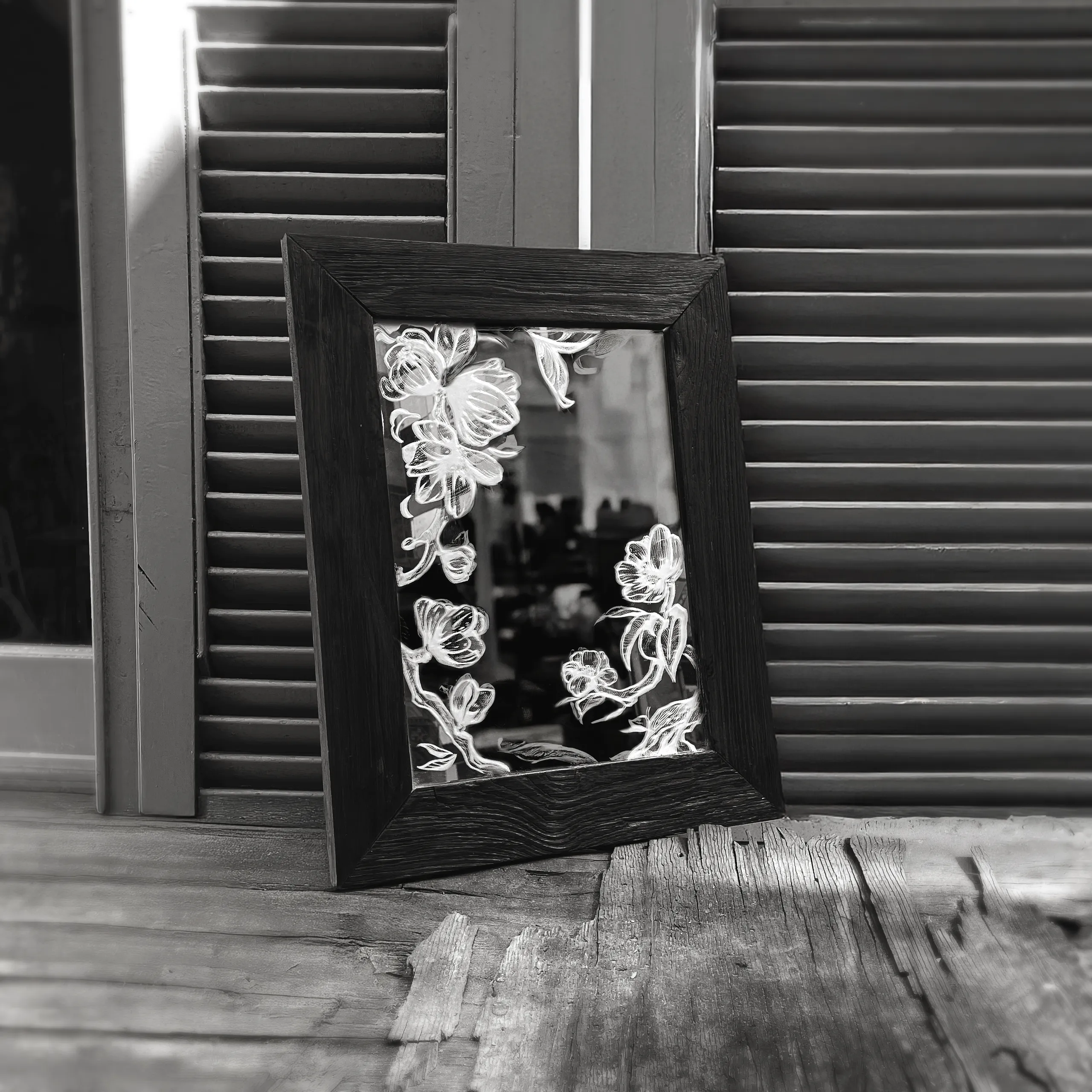 Engraved mirror, standing